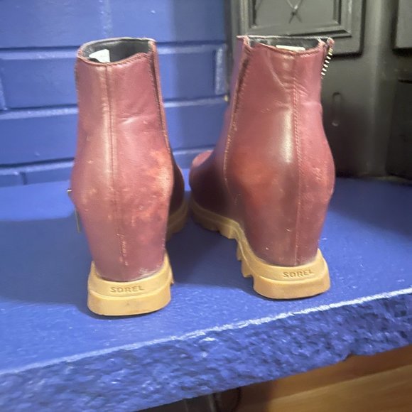 Sorel Joan of Arctic™ Wedge III Zip Ice Wine/Gum 2 - Picture 4 of 7